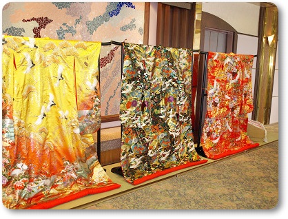 ��������E����s�ō�������E���z����Ȃ�f�R������I